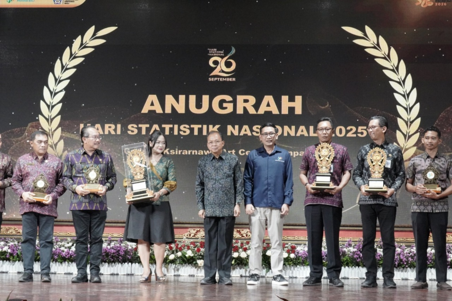 Desa Kukuh Raih Penghargaan Desa Cantik Terbaik pada HSN 2025