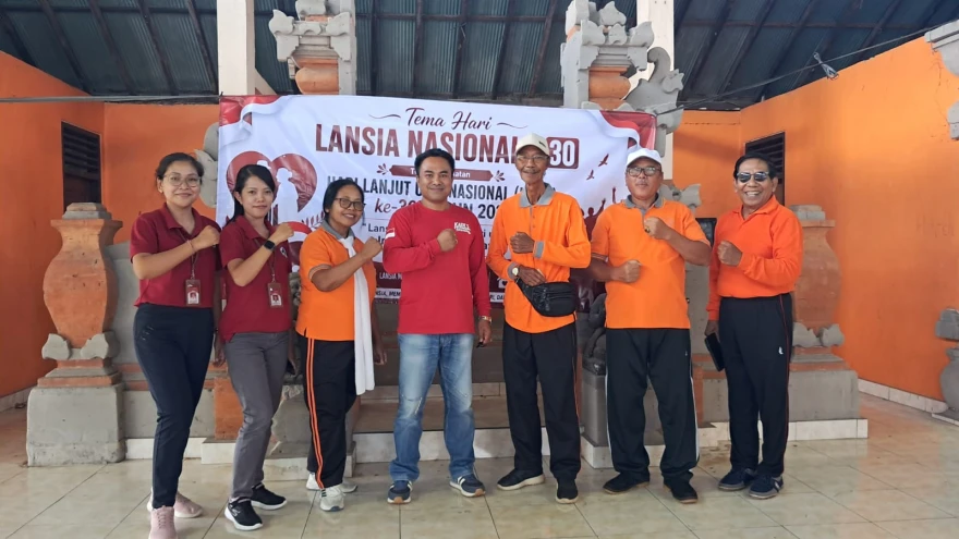 HUT Ke-30 Lansia Indonesia di Desa Kukuh Berlangsung Sederhana dan Penuh Kebersamaan